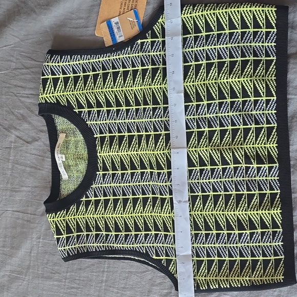 NWT Rachel Roy Black and Yellow Patterned Sleeveless Top XL - Picture 4 of 8